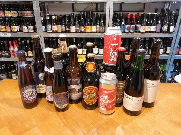 Ultimativ juleøl-smagekasse 2023 - Årets 15 bedste øl til jul (inkl. smageglas)